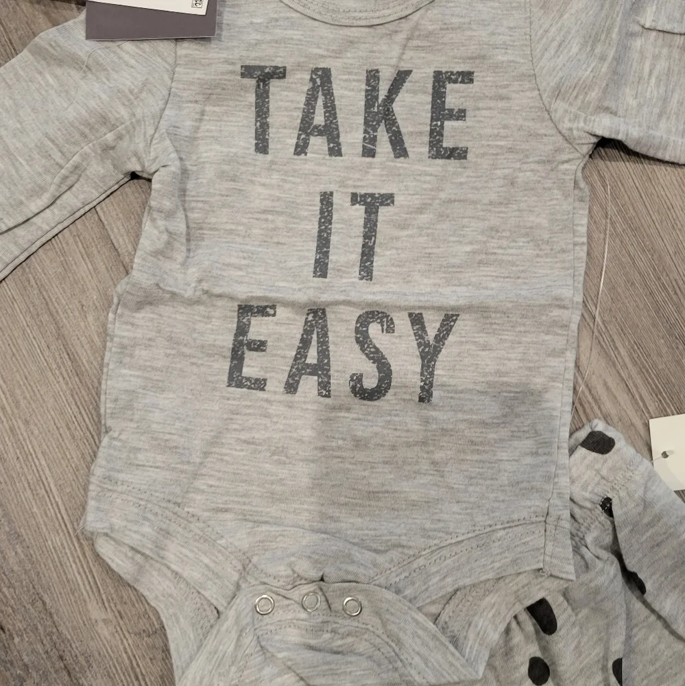 Unisex Mini Baby 2pc 'Take It Easy' Top & Bottom Set - Size 0-3 Months